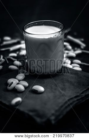 Close Up Of Two Ayurvedic Herbs I.e. Cowhage,kuanch,mucuna Pruriens And Satavari,asparagus Racemosus