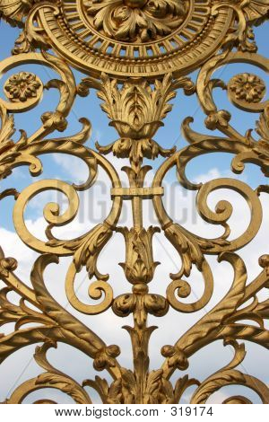 Goldenornament