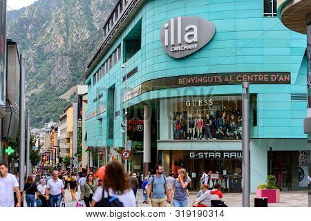 Escaldes Engordany, Andorra : 2019 August 22 :  Andorra La Vella. People Walk In The Comercial Stree