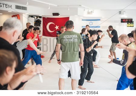 Kapap Instructor Roberto Lerici With Large Group Of His Students