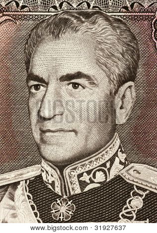 IRAN - CIRCA 1974: Reza Shah Pahlavi (1878-1844) på 20 rialer 1974 seddel fra Iran. Shah af Im