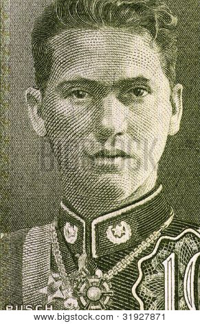 BOLIVIA - CIRCA 1962: Tedesco Busch (1904-1939) sulla banconota da 10 Bolivianos 1962 dalla Bolivia. Bolivia