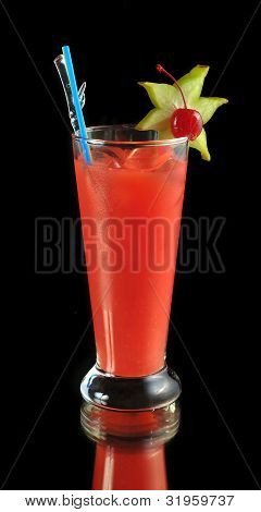 Martini Cocktail con ghiaccio e carambola