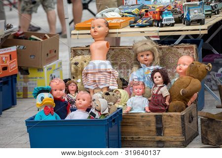Cahors, France - September 15, 2018: Market Day In Cahors, France. Old Toys And Dolls At The Cahors 