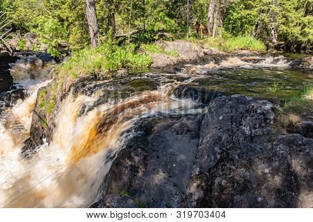 The Tahmajoki River Flows From Lake Ruokoyarvi To Lake Ladoga. The River Has Many Rapids And Small W