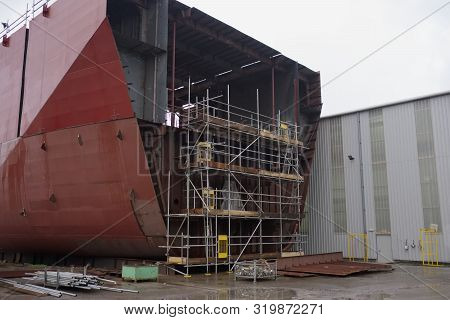Ship Building And Crane In Port Glasgow Ferguson Shipbuilding Scaffold Dock Harbor Harbour