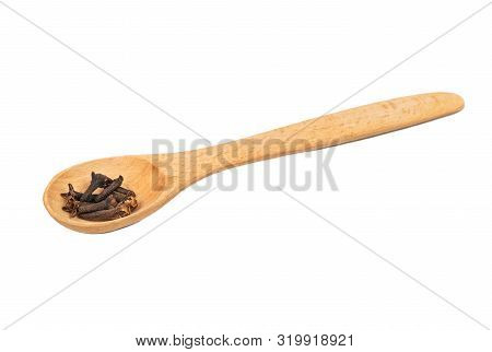 Dry Cloves In Spoon