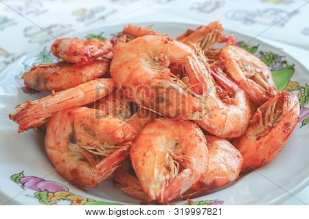Closed Up Oil Free Fried Shrimps In Plate Made By Air Frier.