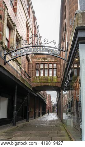 Carlisle, Cumbria, Uk, August 2020 - Entrance To St Cuthberts Lane In The City Of Carlisle, Cumbria,