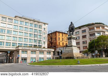 Perugia,italy May 01 2021:largo Cacciatori Delle Alpi With Monument To Garibaldi In Perugia