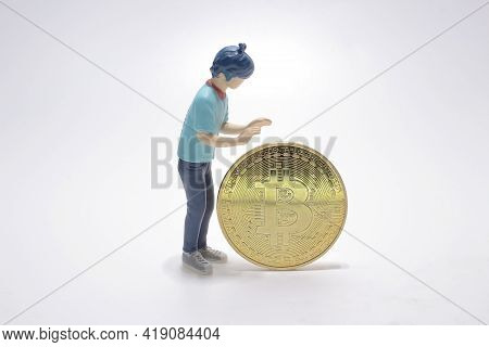 A Figure Care The Bitcon , A Peer-to-peer Payment System.