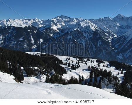 Impressionante gamma della montagna In inverno
