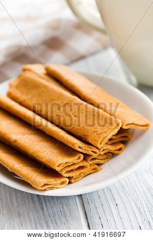 Crepes dentelle. Dulce francés postre.