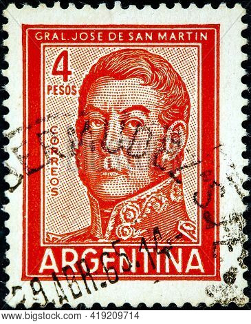 Argentina - Circa 1962: A Stamp Printed In The Argentina Shows A National Hero Jose De San Martin Ci