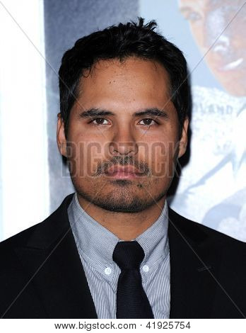 LOS ANGELES - JAN 07: Michael Pena ankommer til 