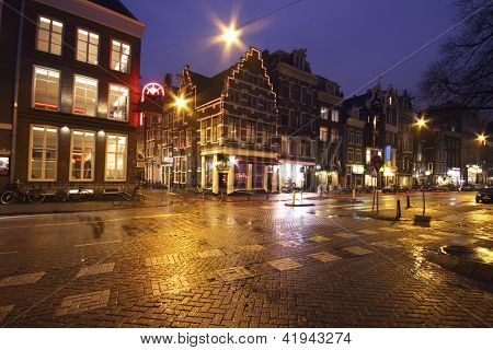 Streetview in Amsterdam Niederlande bei Nacht