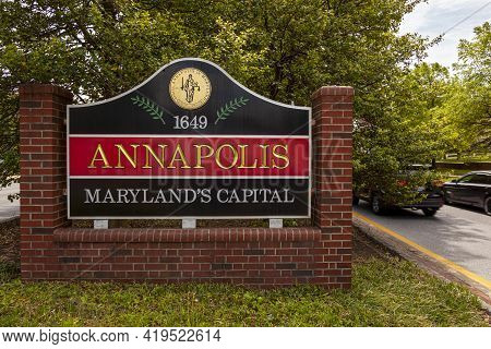 Annapolis, Md, Usa 05-02-2021: Welcome Sign At The Entrance Of Annapolis, Maryland Which Has The Coa