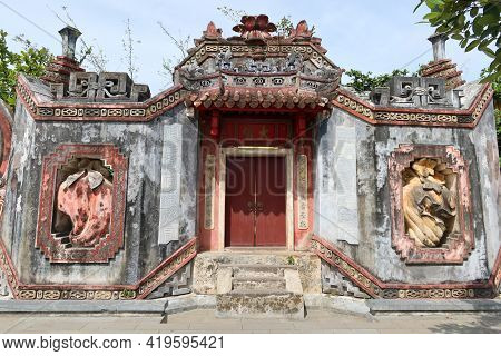 Hoi An, Vietnam, May 6, 2021: One Of The Gates Of The Ba Mu Temple Gate In Hoi An