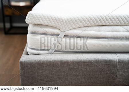 Mattress Memory Foam Bed Topper In Bedroom