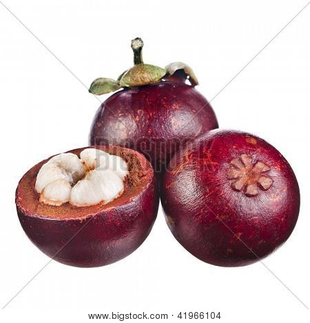 frischen Mangostan-Frucht isoliert auf weiß