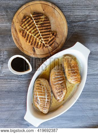 reasted duck breast with balsamico sauce and Arabic bread