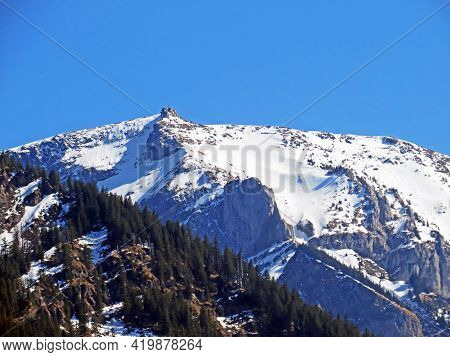 Snowy Alpine Peak Gnepfstein Mittaggüpfi (gnepfstein Mittagguepfi Oder Mittaggupfi) In The Pilatus M