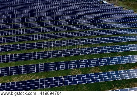 Solar Panel Produces Green, Environmentaly Friendly Energy.