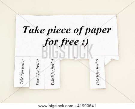 Annuncio umoristico offre un libero pezzo di carta