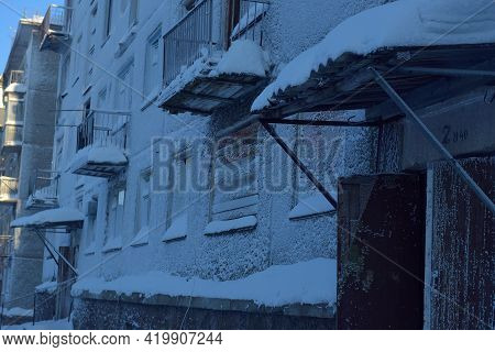 Russia, Vorkuta 23.02.2021 Sovetskiy Is An Abandoned Microdistrict Of Vorkuta, Earlier - An Urban-ty