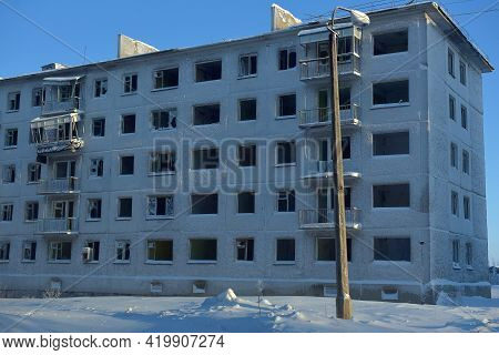 Russia, Vorkuta 23.02.2021 Sovetskiy Is An Abandoned Microdistrict Of Vorkuta, Earlier - An Urban-ty