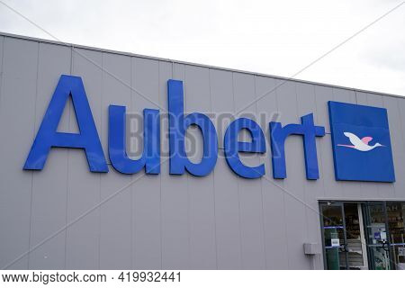 Bordeaux , Aquitaine France - 05 05 2021 : Aubert Shop Baby Logo Sign And Brand Text On Shop French 