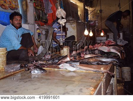 Siliguri - India 
March 2021 

Indian Fish Sellers With Varieties Of Fish At A Local Market