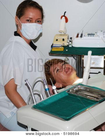 Leczenie w biurze dentysta
