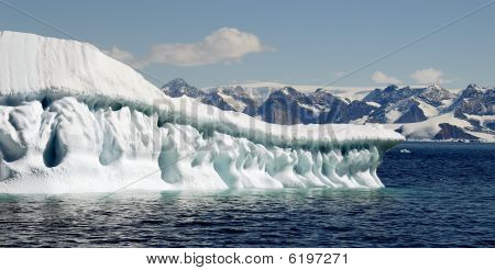 Arte de iceberg derretendo