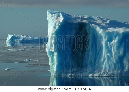 Dois Icebergs azuis