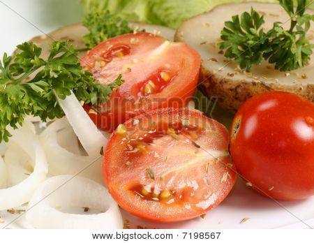 plantaardige salade met aardappelen