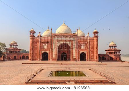 Taj Mahal Mosque