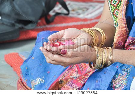 Hand Of Indian Bride Mother She Is Performing A Her daughter  Weddings Rituals