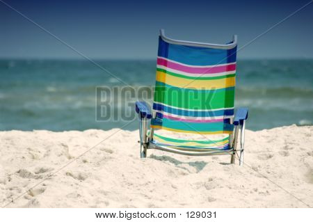 Lone stol på stranden