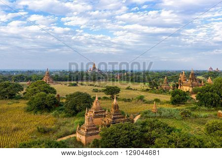 Myanmar, Bagan, the plain with thousand of 880-year old temple ruins.
