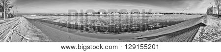 Panoramic photo of Great Ustjug and river Suxon'