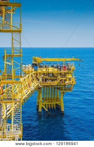 Oil and gas wellhead remote platform nearly close to central processing platform