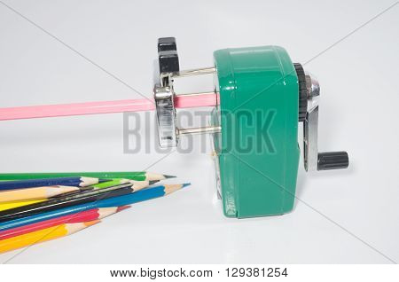Crayons short Use a sharp sharpener can be used.