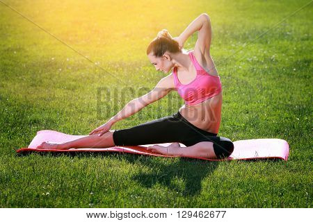 womansport and lifestyle concept - doing sports outdoors