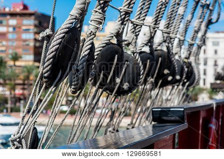Ship shrouds 