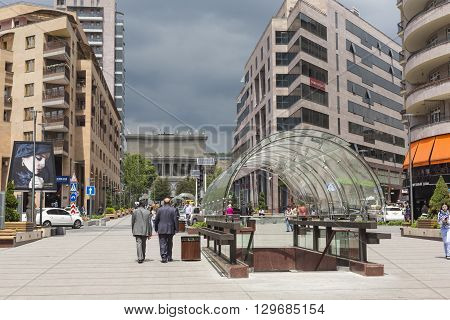 Yerevan, Armenia-may 02:north Avenue In Yerevan On May 02, 2016. It`s Pedestrian Street In Yerevan.