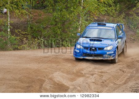 Rostov, Rusko - září 05: Uriy Volkov řídí auto Subaru Impreza během Rostov Velikiy Rusko