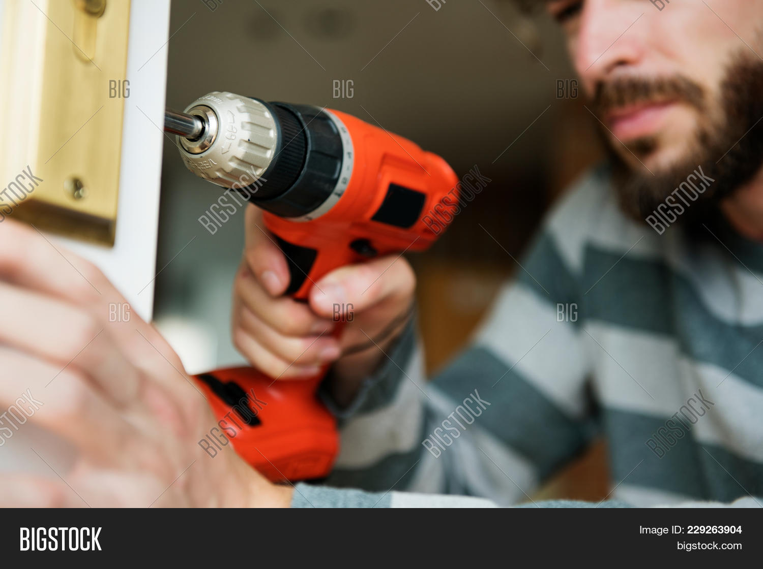 Drill service. Мастер на час. Бурение бетона. Drill service. Электрик чинит.