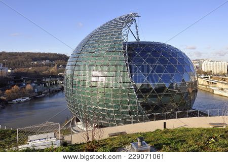 Boulogne-billancourt, France - December 28, 2017: The Seine Musical Is A Set Of Buildings Devoted To