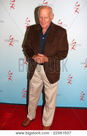 LOS ANGELES - 26 AUG: Michael Fairman deltager i den unge & rastløs Fan middag 2011 på Univers